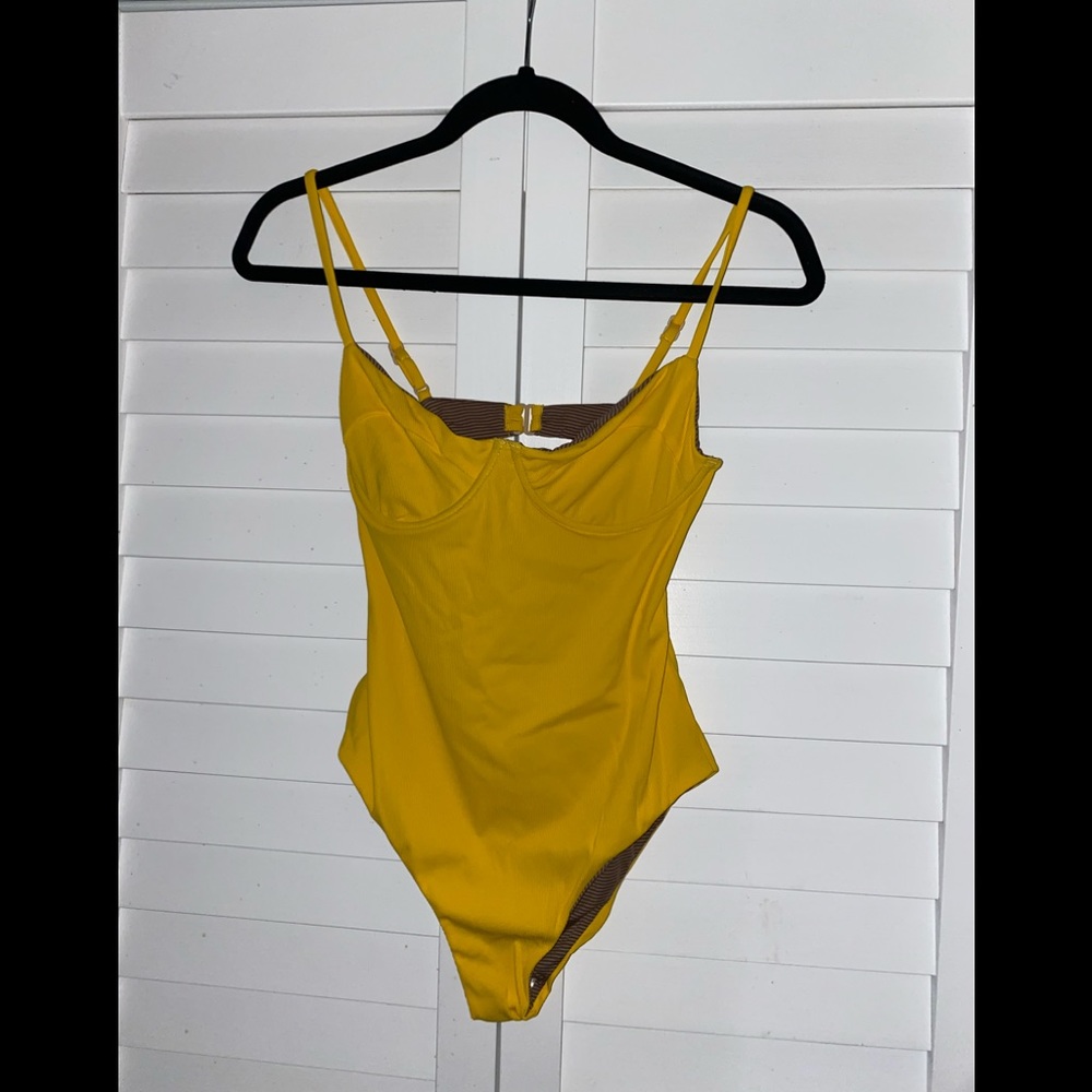 Acacia Swimwear NWT Marlow in Lemon Medium